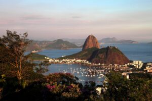Téléphérique du Pain de Sucre au coucher du soleil avec vue sur la baie de Guanabara