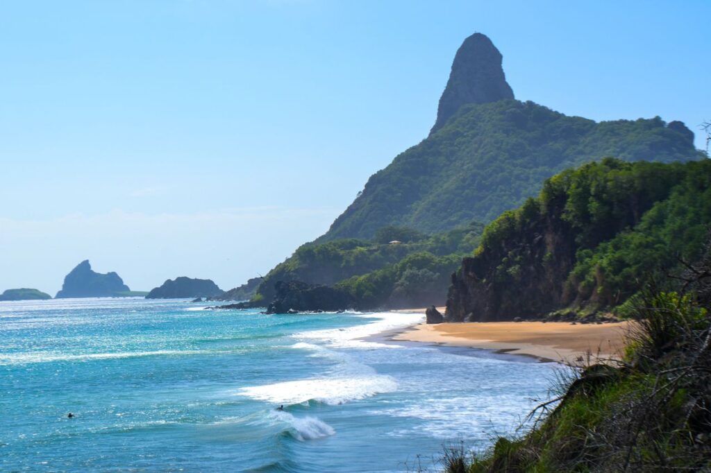 pexels-photo-4404577-4404577 Explore the pristine beach and iconic peak in Fernando de Noronha, Brazil, a true tropical paradise.